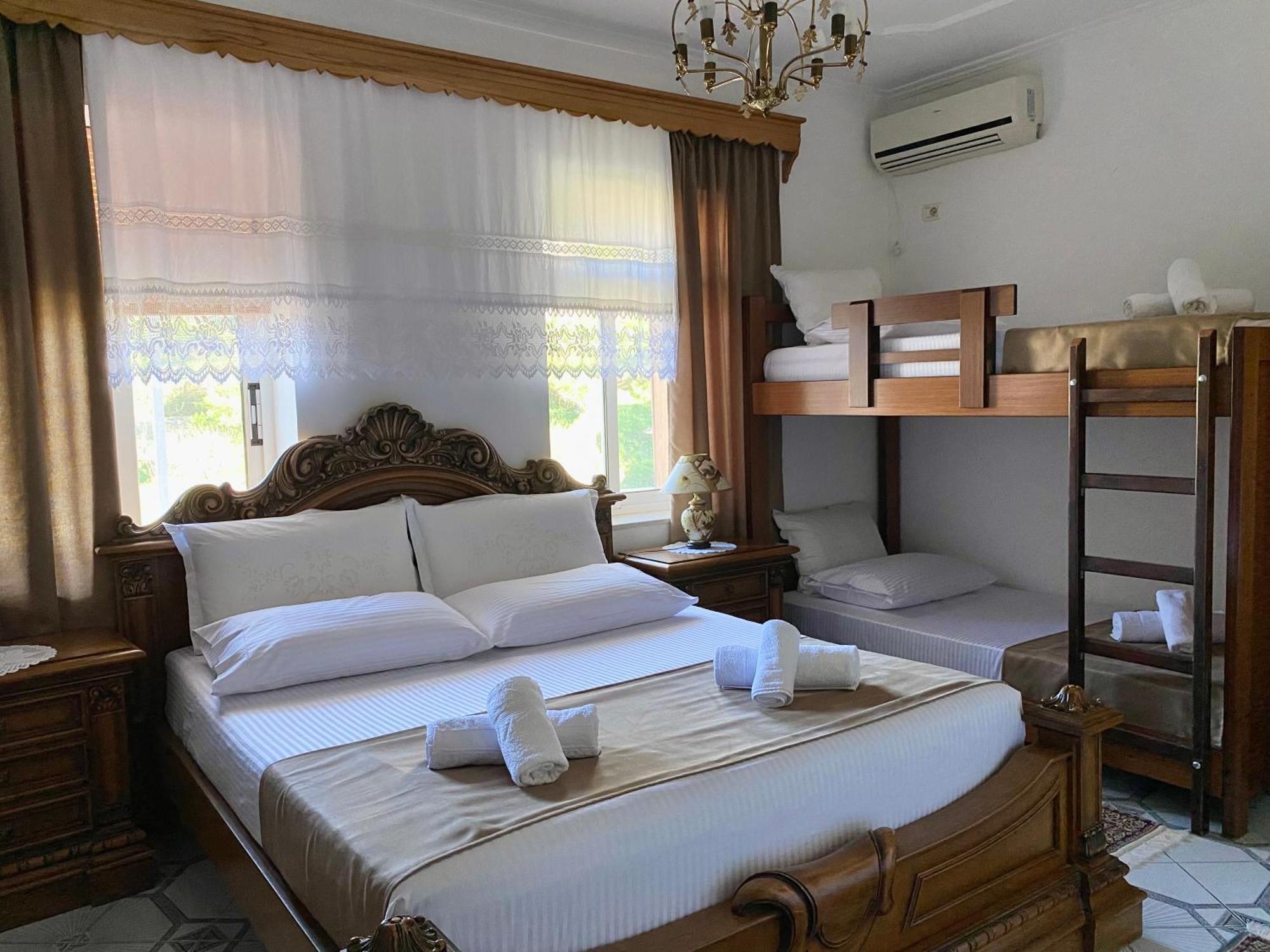 Yuri Guest House Gjirokastër 外观 照片